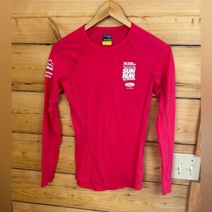 Icebreaker 85% Merino Wool Base Layer Women’s Small Red Long‎ Sleeve Tee Shirt